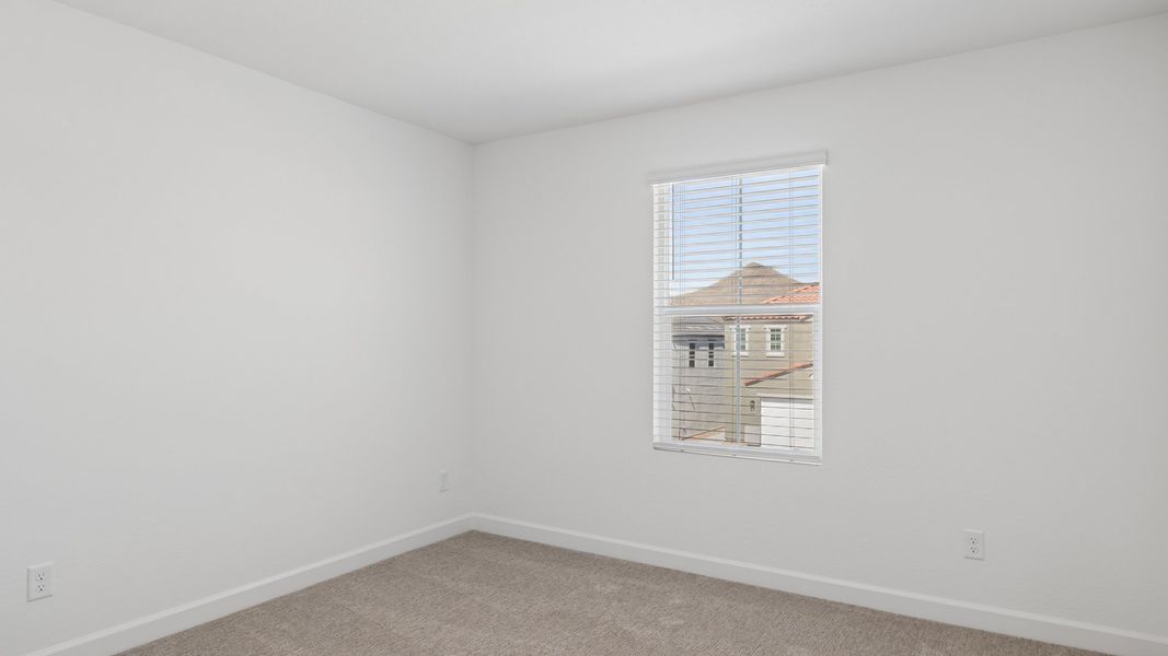 Spacious, unfurnished interior of a new home in The Buttes at Mystic, Peoria (Image 32).