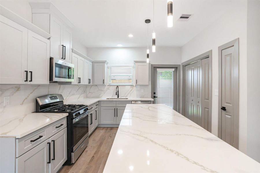Furnished interior view inside a new home in Avenue Park, Houston (Image 5).