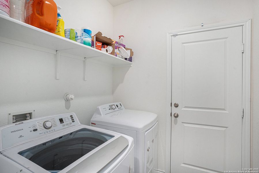 Close-up of interior finishes inside a home in Medina Crossing, Von Ormy (Image 18).