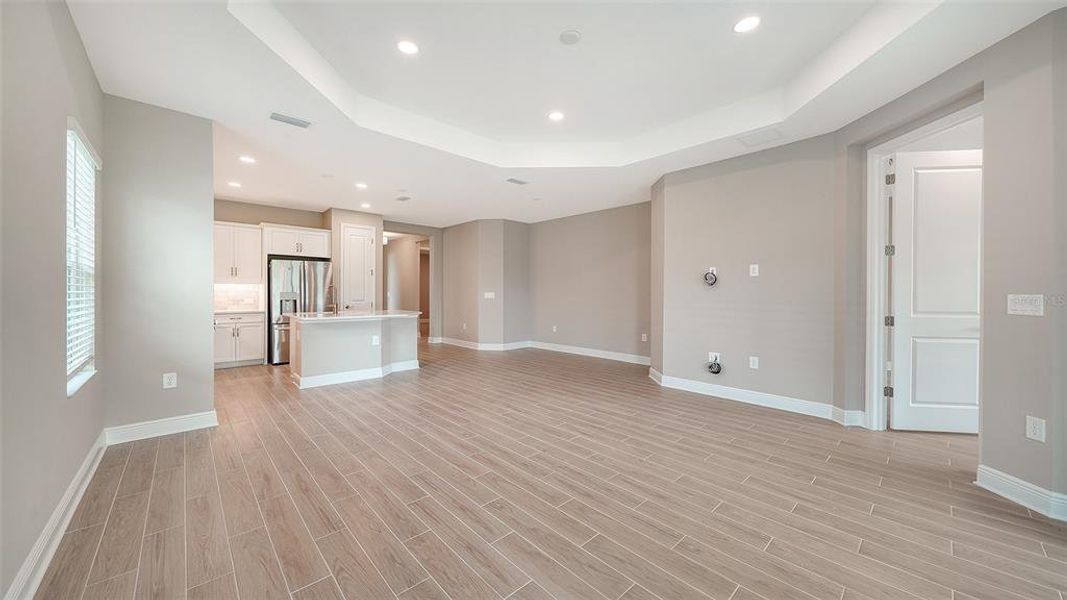 Spacious, unfurnished interior of a new home in Windward, Lakewood Ranch (Image 26).