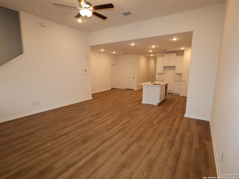 Spacious, unfurnished interior of a new home in Greenspoint Heights, Seguin (Image 19).