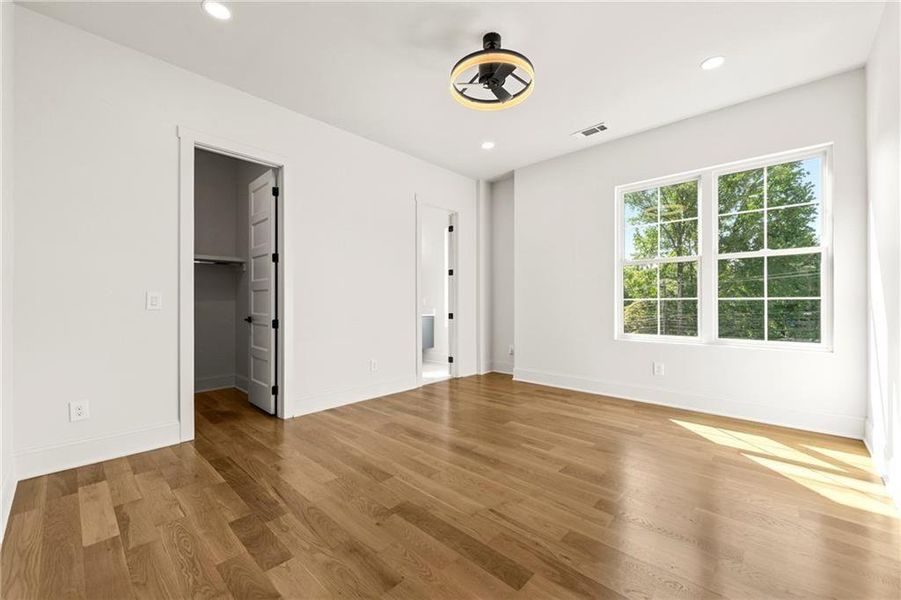 Spacious, unfurnished interior of a new home in , Atlanta (Image 36).