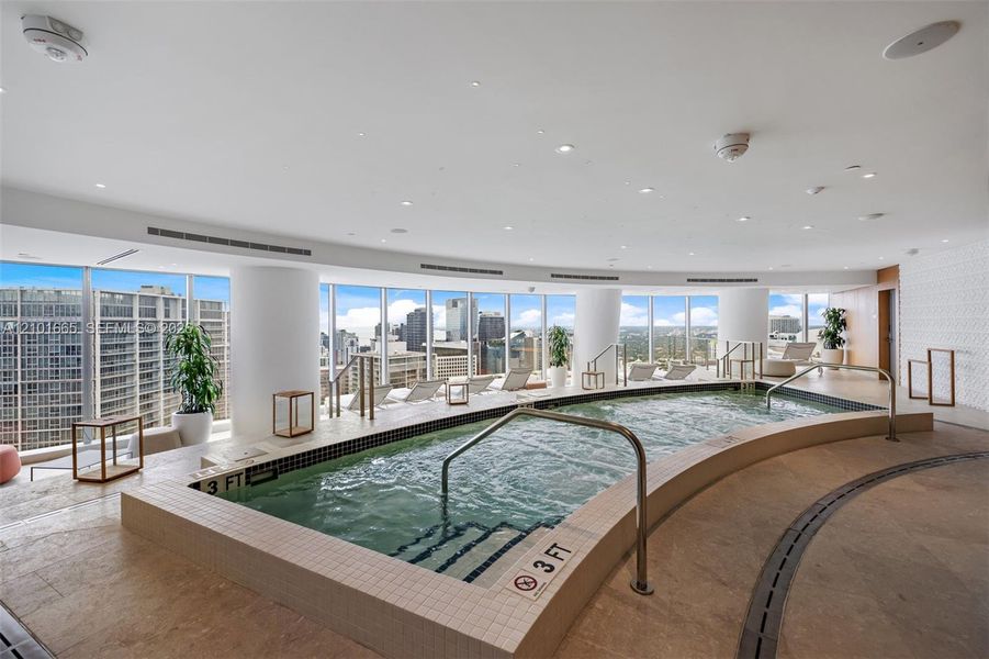 Community amenities in Aston Martin Residences, Miami (Image 47).
