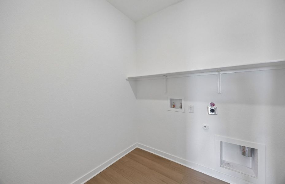 Spacious, unfurnished interior of a new home in Crescent Bluff, Georgetown (Image 28).