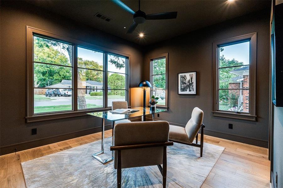 Furnished interior view inside a new home in , Dallas (Image 15). Furnished interior view inside a new home in , Dallas (Image 15).