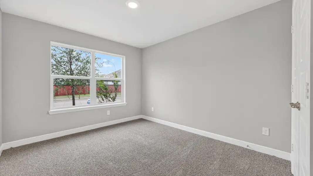 Spacious, unfurnished interior of a new home in Parkerville Meadows, DeSoto (Image 19).