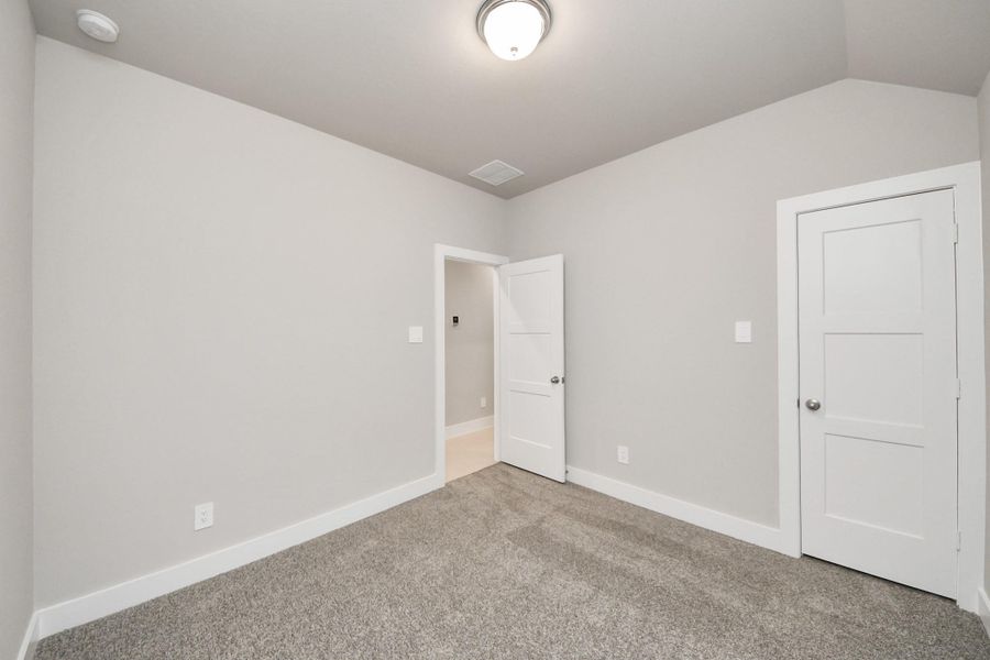 Spacious, unfurnished interior of a new home in , Tomball (Image 31).