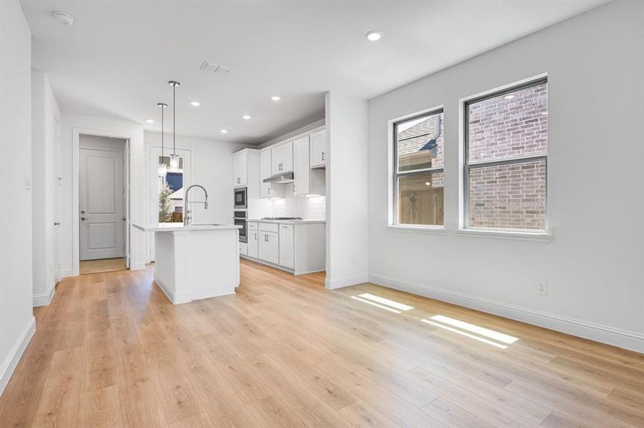 1133 Wheatgrass Mews ~ Ready Now 1133 Wheatgrass Mews ~ Ready Now