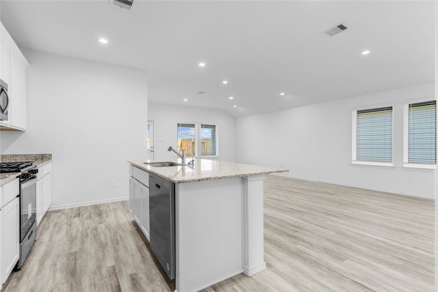 *All images, rooms measurements are approximate. All information, including pricing, is subject to change.