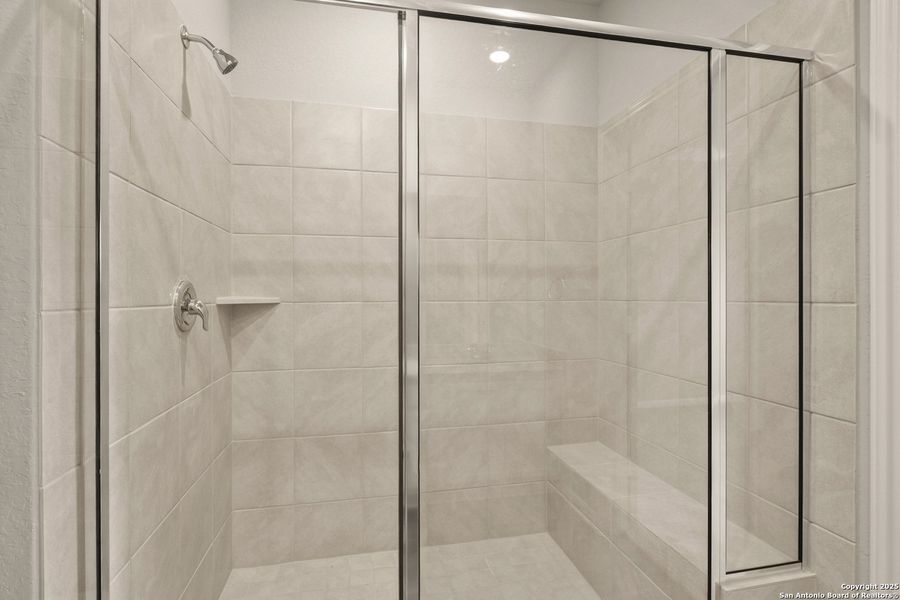 Close-up of interior finishes inside a home in Cinco Lakes, San Antonio (Image 9).