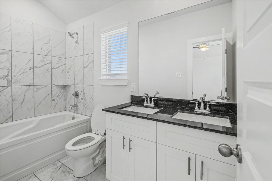 Furnished interior view inside a new home in Glendale Lakes, Arcola (Image 10). Furnished interior view inside a new home in Glendale Lakes, Arcola (Image 10).