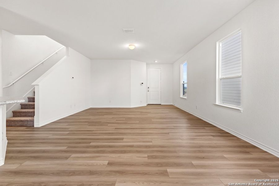 Spacious, unfurnished interior of a new home in The Granary - Heritage Collection, San Antonio (Image 9).