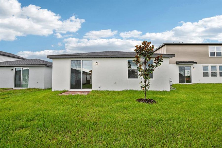 Exterior details and patio area of a home in Hamilton Bluff - Classic Series, Lake Hamilton (Image 18).