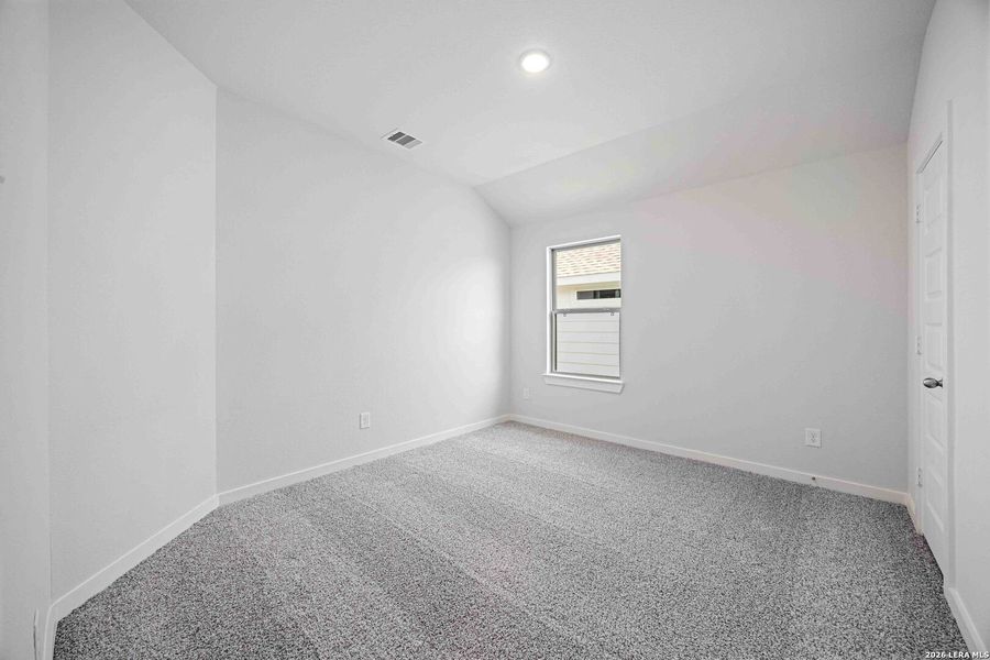 Spacious, unfurnished interior of a new home in Timber Creek, San Antonio (Image 9). Spacious, unfurnished interior of a new home in Timber Creek, San Antonio (Image 9).