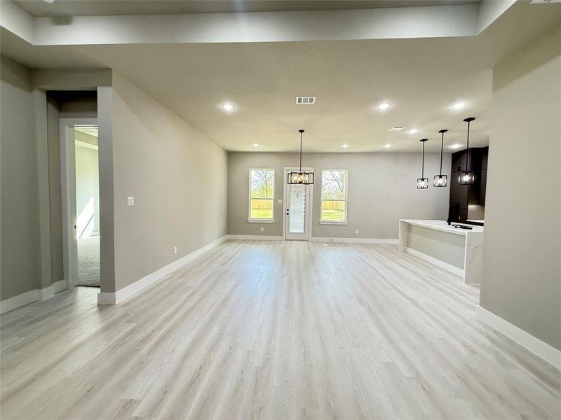 Spacious, unfurnished interior of a new home in , Dallas (Image 14).