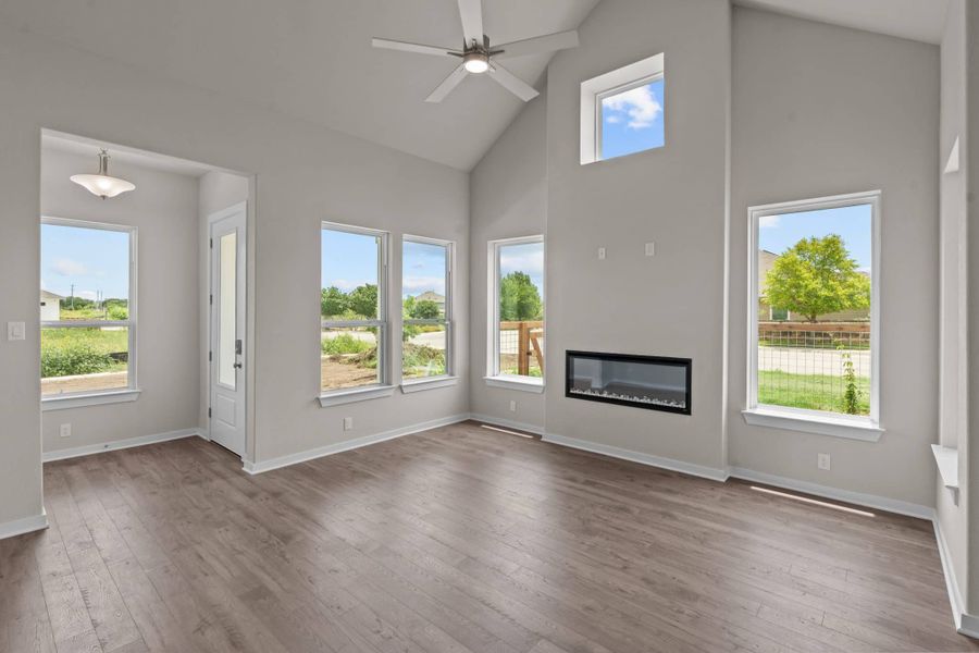 Spacious, unfurnished interior of a new home in The Crossvine, Schertz (Image 13). Spacious, unfurnished interior of a new home in The Crossvine, Schertz (Image 13).