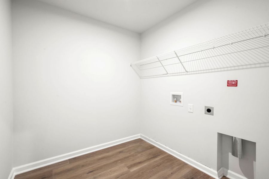 Spacious, unfurnished interior of a new home in Heartwood, Richmond Hill (Image 19).