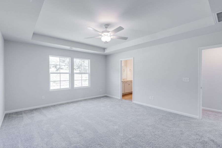 Spacious, unfurnished interior of a new home in Bluefield, Lexington (Image 24).
