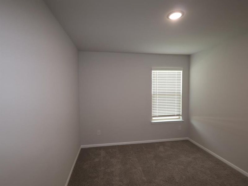 Spacious, unfurnished interior of a new home in Meadow Park, Denton (Image 10).