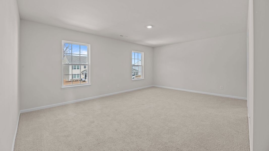 Spacious, unfurnished interior of a new home in Madeline Farm, New Bern (Image 28).