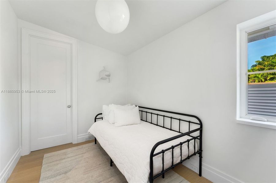 Furnished interior view inside a new home in , Key Biscayne (Image 31). Furnished interior view inside a new home in , Key Biscayne (Image 31).