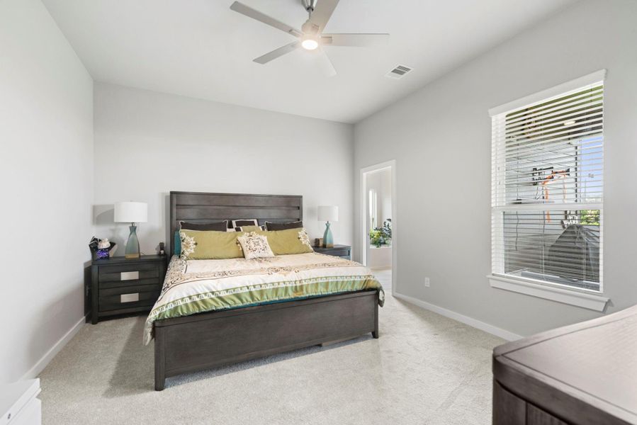 Furnished interior view inside a new home in Edgewood Village, Houston (Image 27). Furnished interior view inside a new home in Edgewood Village, Houston (Image 27).