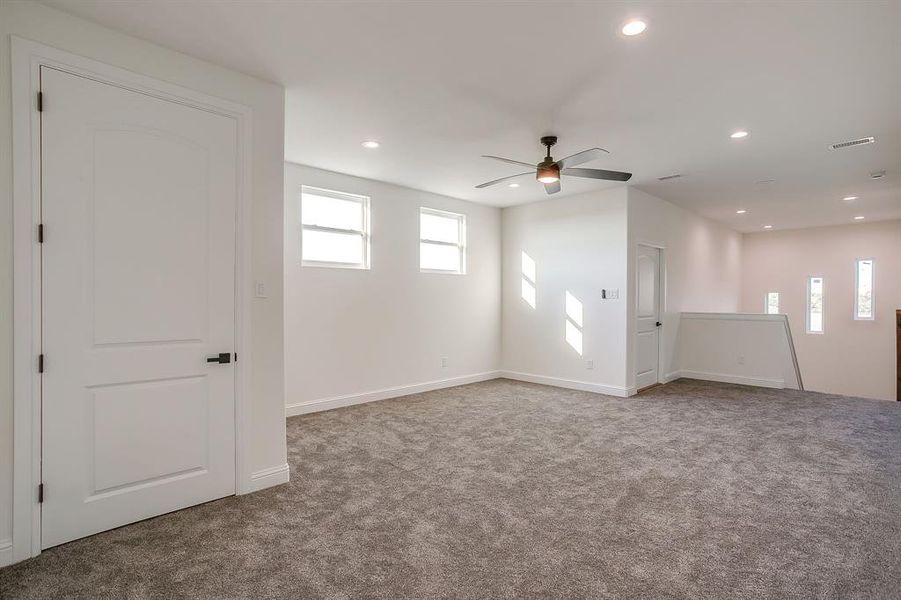 Spacious, unfurnished interior of a new home in , Grandview (Image 28).