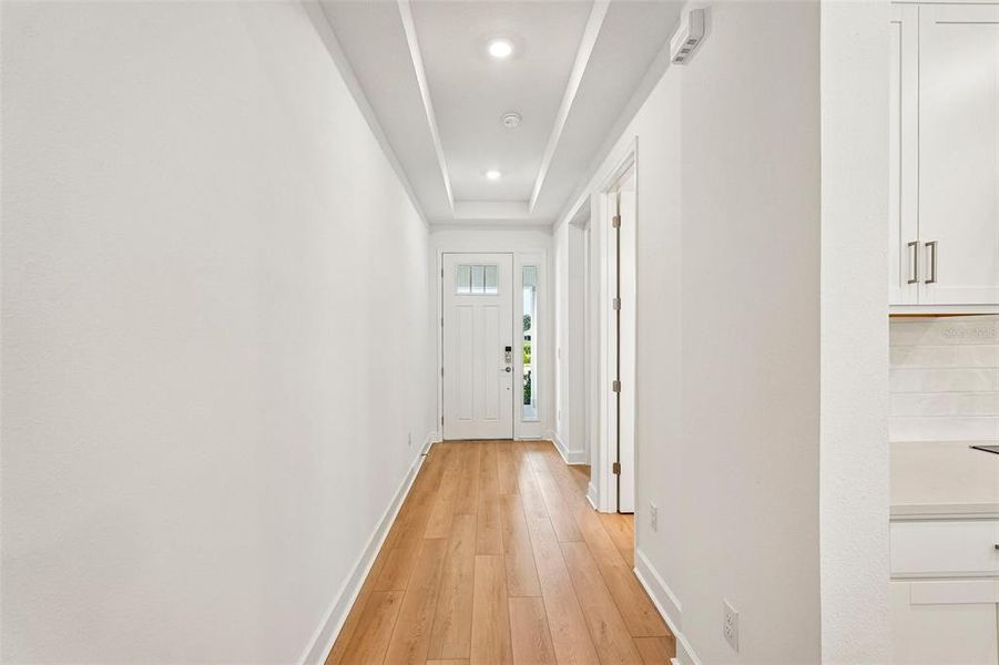Spacious, unfurnished interior of a new home in Tiburon, Nokomis (Image 30).