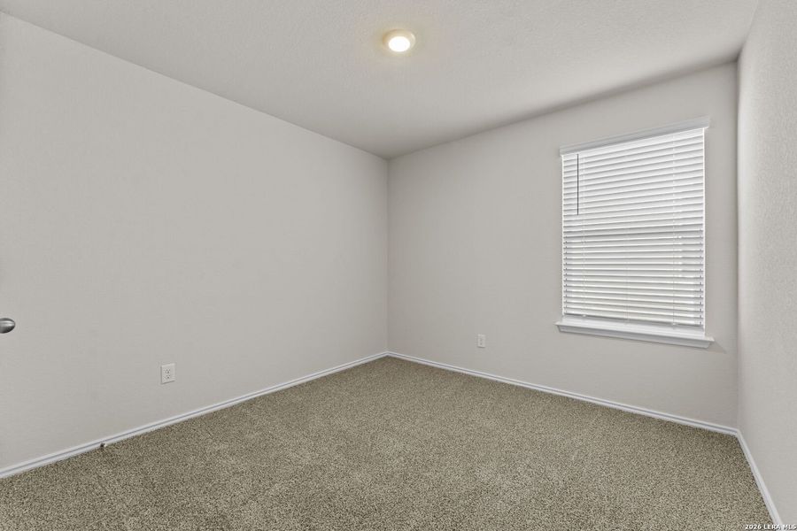 Spacious, unfurnished interior of a new home in Winding Creek, New Braunfels (Image 19).