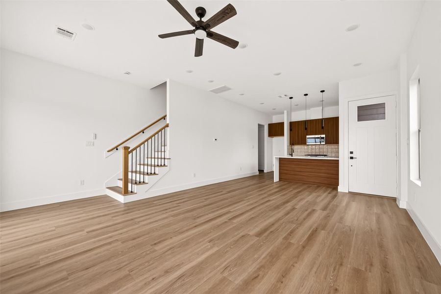 Spacious, unfurnished interior of a new home in , Houston (Image 38).