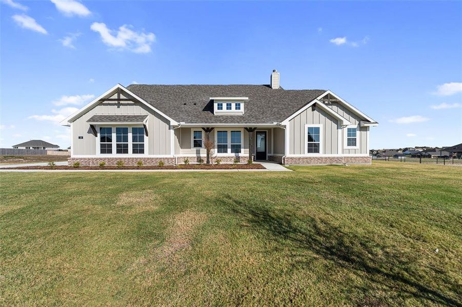 Exterior details and patio area of a home in Hillcrest Meadows North, Decatur (Image 27).