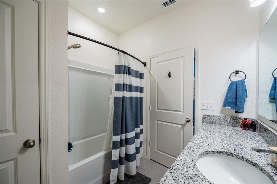 Furnished interior view inside a new home in , Bartow (Image 26).