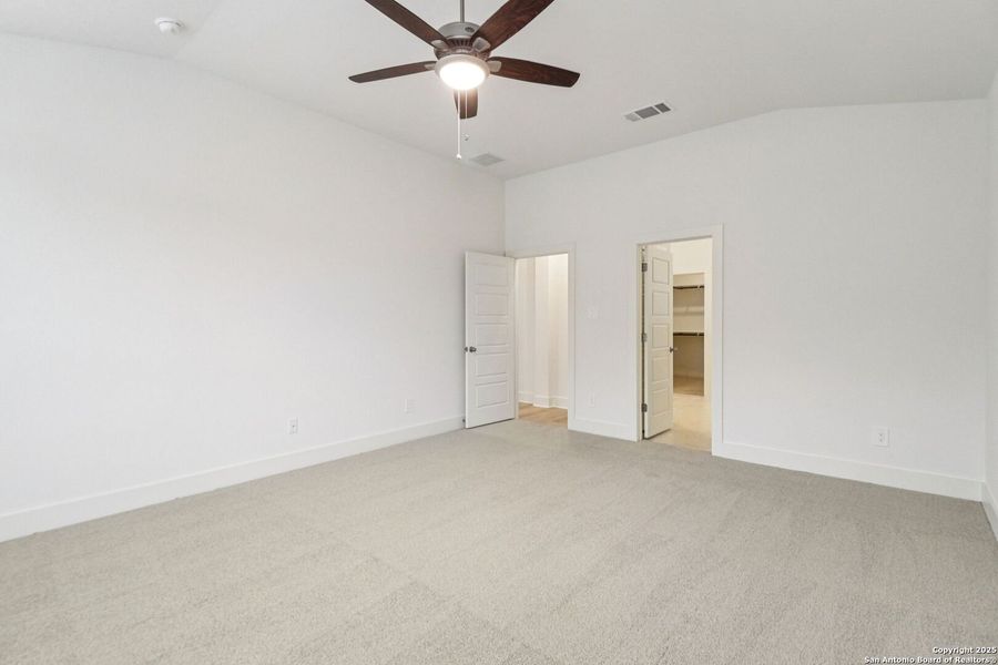 Spacious, unfurnished interior of a new home in Sagebrooke - Classic Series, San Antonio (Image 37).