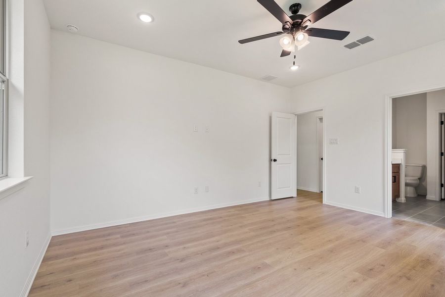 030_lb107764_911 030_lb107764_911