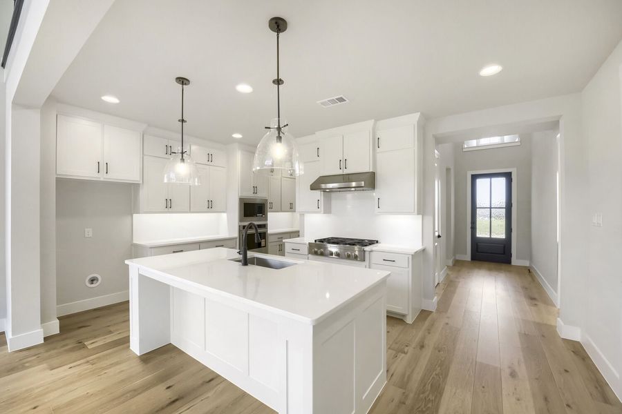 800 Blackberry - Kitchen 800 Blackberry - Kitchen