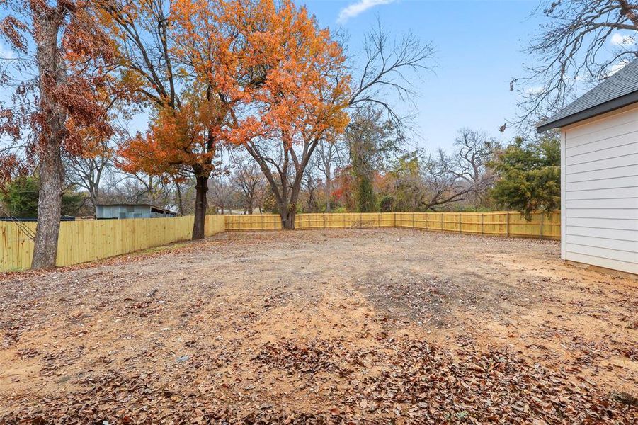 Exterior details and patio area of a home in , Dallas (Image 16).