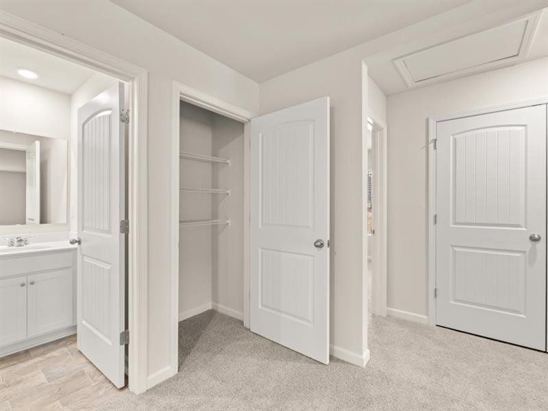 Spacious, unfurnished interior of a new home in Northwoods at Mirror Lake, Villa Rica (Image 31).