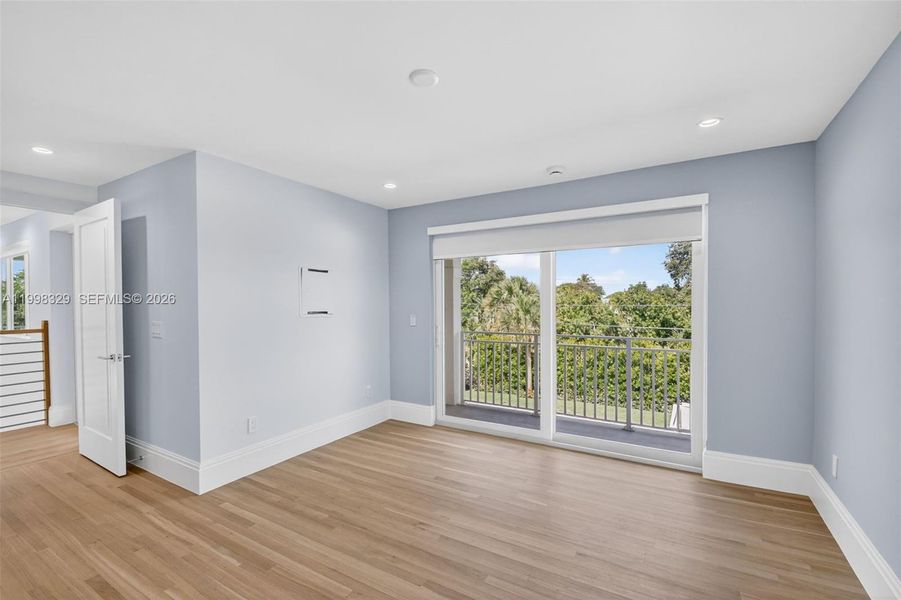 Spacious, unfurnished interior of a new home in , Lake Worth (Image 50).