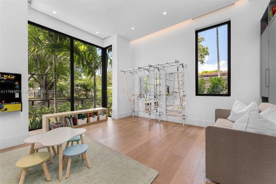 Furnished interior view inside a new home in , Miami (Image 43).