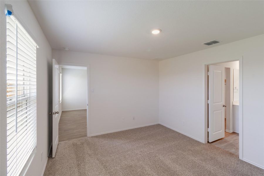 Spacious, unfurnished interior of a new home in Watermill, Uhland (Image 16).