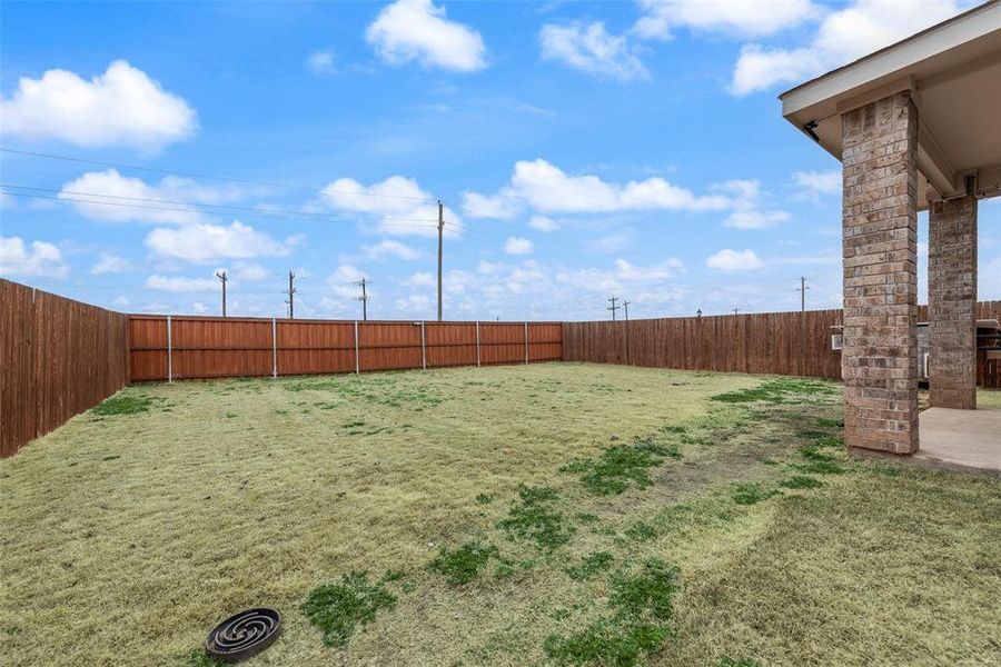 Exterior details and patio area of a home in , Crandall (Image 4).
