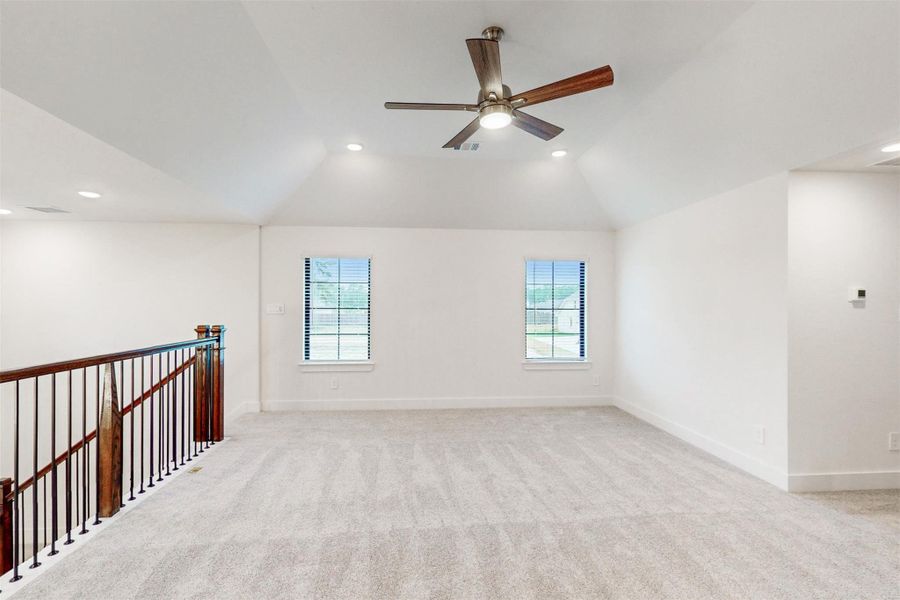 Spacious, unfurnished interior of a new home in Sorella, Tomball (Image 37).