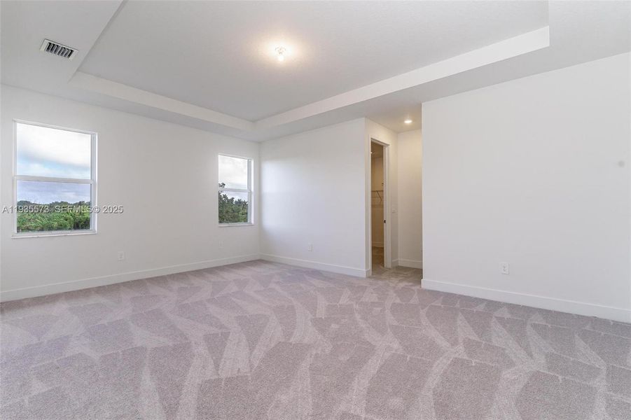 Spacious, unfurnished interior of a new home in , Davie (Image 14).