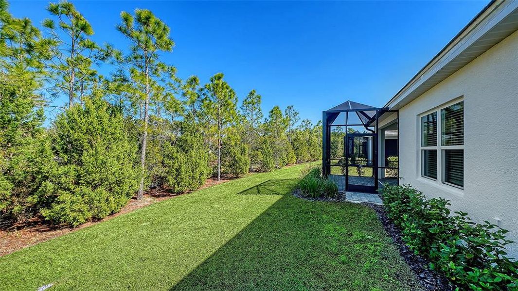 Exterior details and patio area of a home in , Venice (Image 25).