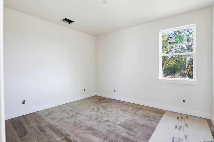 Spacious, unfurnished interior of a new home in , New Braunfels (Image 9).