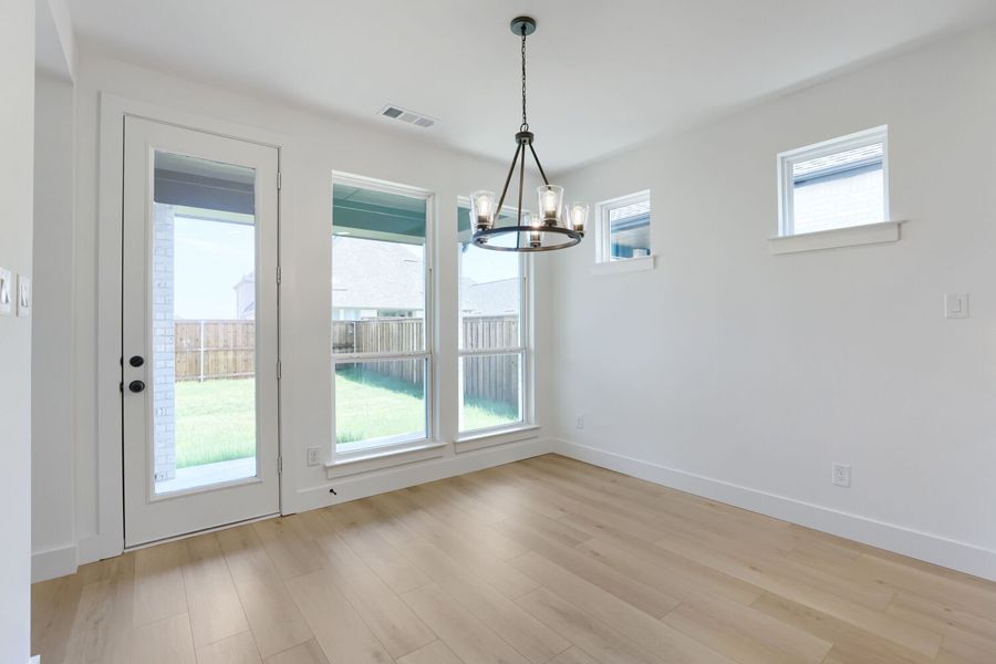 4324 Double Diamond - Dining Area