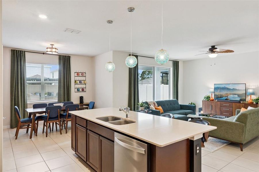 Furnished interior view inside a new home in , Clermont (Image 25).