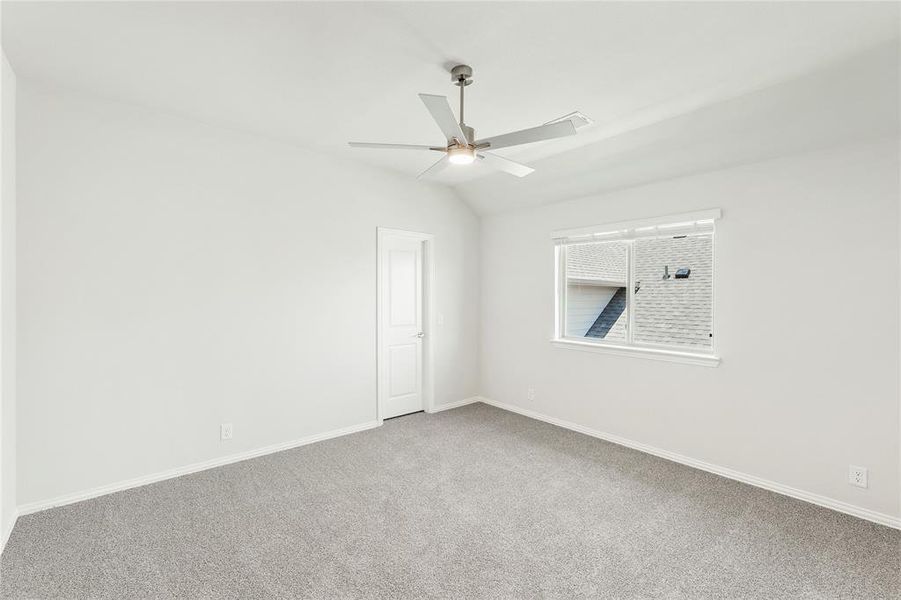 Spacious, unfurnished interior of a new home in Chaparral Park, Oak Point (Image 37). Spacious, unfurnished interior of a new home in Chaparral Park, Oak Point (Image 37).