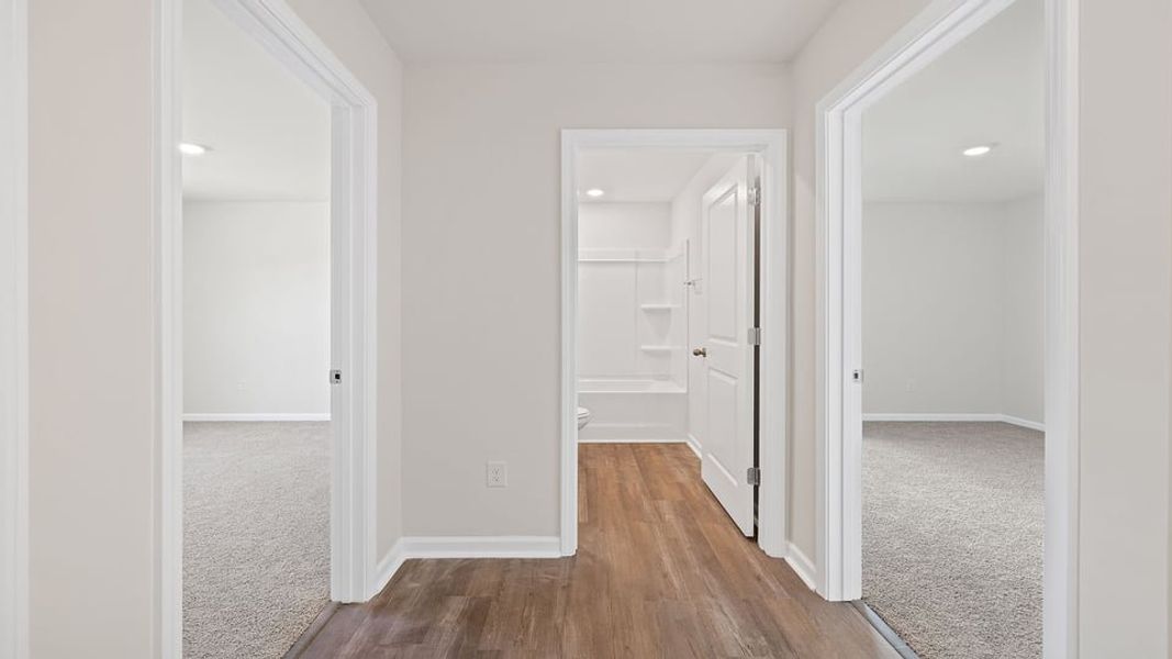 Spacious, unfurnished interior of a new home in Cloverdale Hills, Piedmont (Image 10).