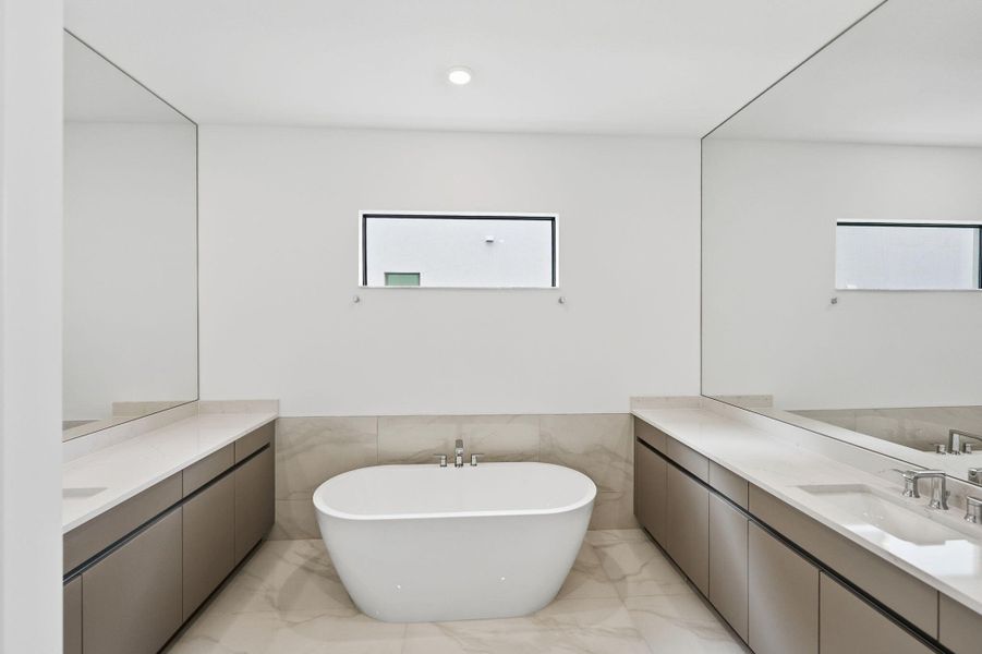 39-web-or-mls-10146-royal-ascot-ave